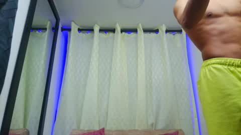 couple_hot_xxxz online show from March 30, 10:16 am