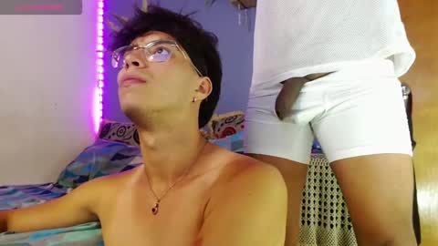 Snapshot of couple_hotfd chatting on October 10, 9:58 pm Couple hotFD online show from October 10, 9:58 pm