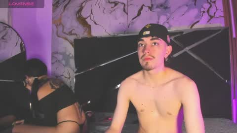 Snapshot of couple_in_heat_ chatting on May 12, 8:39 pm couple_in_heat_ online show from May 12, 8:39 pm