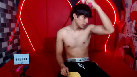 MIA LIZ AND SAM online show from October 3, 7:33 pm