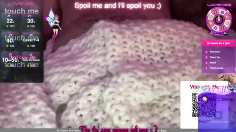 Snapshot of couple_who_freaks chatting on December 31, 8:26 am Bald Beautiful online show from December 31, 8:26 am