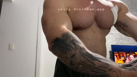 couplemuscle40 online show from November 7, 9:59 pm