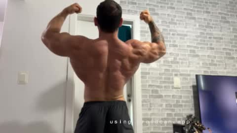 couplemuscle40 online show from December 4, 5:32 pm