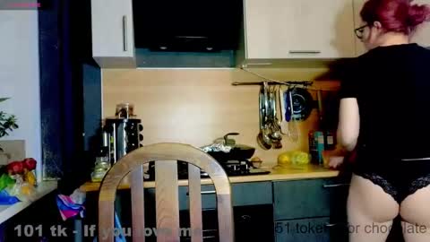 Snapshot of coy_girl_ chatting on November 27, 5:09 am My name is Emma - HELP COLLECT TOKENS FOR THE OPERATION FOR MY DAUGHTER online show from November 27, 5:09 am