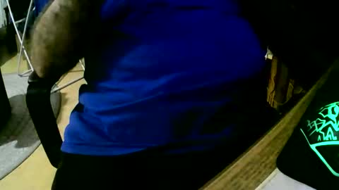 Snapshot of coyote017 chatting on November 19, 6:19 pm coyote017 online show from November 19, 6:19 pm