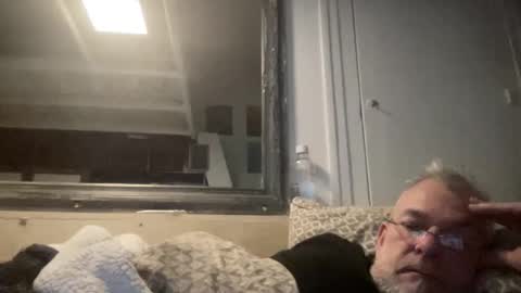 crapaud75018 online show from January 1, 8:15 pm