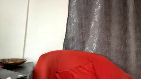 Snapshot of crave_meslowly chatting on February 23, 12:46 pm Taliee online show from February 23, 12:46 pm