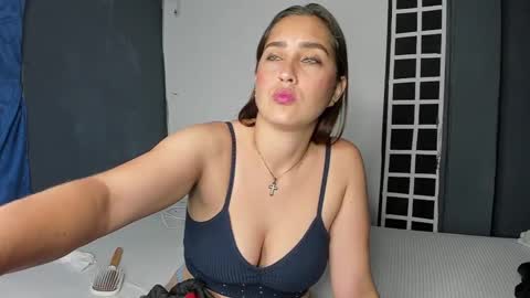 crazy_acouple_donpillo online show from February 23, 8:33 pm