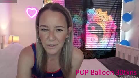 Snapshot of crazy_ass_stacy chatting on December 4, 11:52 am Stacy 2pm to 6pm mon-fri 3 CAT online show from December 4, 11:52 am