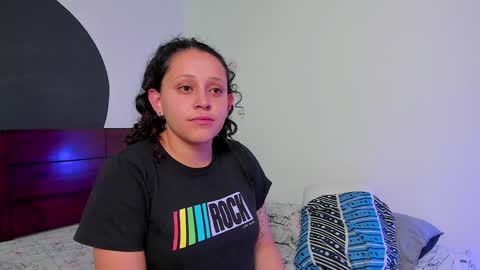 Snapshot of crazy_cakes_ chatting on December 7, 4:09 am Lexie  Rose  online show from December 7, 4:09 am