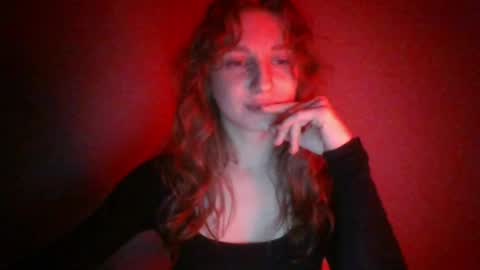 crazy_kisses_ online show from April 8, 2:50 pm