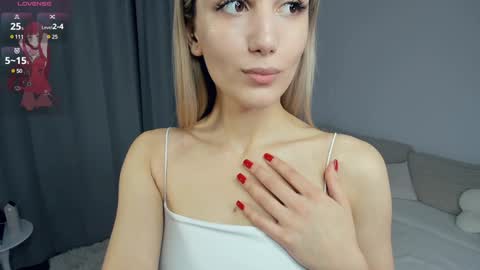 Snapshot of crazy_selfi chatting on January 20, 1:50 am Emma online show from January 20, 1:50 am