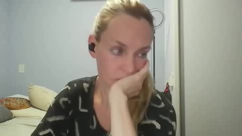 Anny online show from March 28, 12:32 am