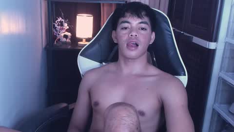Snapshot of crazyasiancum chatting on February 14, 3:36 pm Zion online show from February 14, 3:36 pm