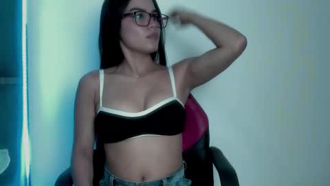 Snapshot of crazybaby_squirt chatting on February 23, 3:04 am crazybaby_squirt online show from February 23, 3:04 am