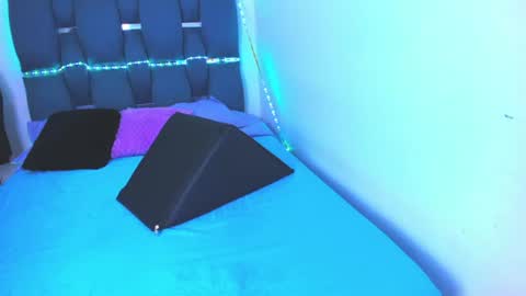 Snapshot of crazybaby_squirt chatting on June 27, 3:11 am crazybaby_squirt online show from June 27, 3:11 am