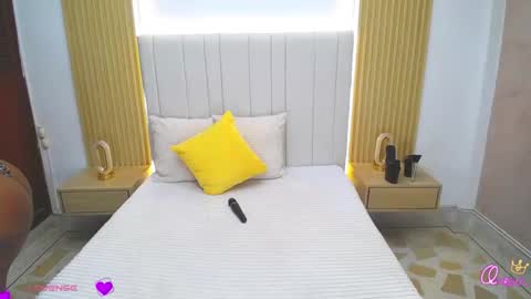 Sara online show from April 14, 1:17 pm