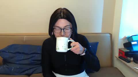 Snapshot of crazychika chatting on June 7, 7:34 am Kelly online show from June 7, 7:34 am