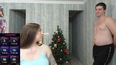 Snapshot of crazycouple1993 chatting on December 17, 12:00 pm Kerry  Ronny. More customized contentFREE following  online show from December 17, 12:00 pm