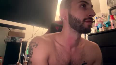 Snapshot of crazydill28 chatting on October 20, 8:53 pm crazydill28 online show from October 20, 8:53 pm