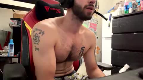 Snapshot of crazydill28 chatting on October 31, 4:52 pm crazydill28 online show from October 31, 4:52 pm