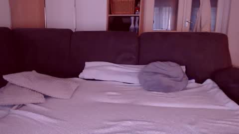 Snapshot of crazydollelf chatting on December 17, 12:44 pm Camille online show from December 17, 12:44 pm