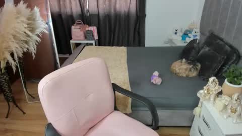 LAURA online show from March 3, 3:29 pm