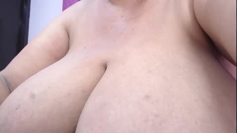 diosalinda online show from February 12, 8:15 pm