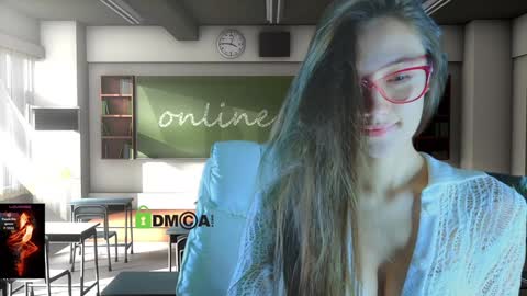 Snapshot of crazzy_cherry chatting on February 8, 7:45 am crazzy cherry online show from February 8, 7:45 am