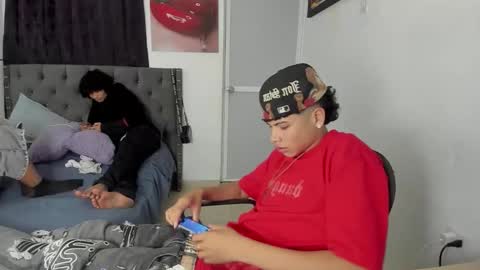 crazzy_master1 online show from April 6, 4:46 am