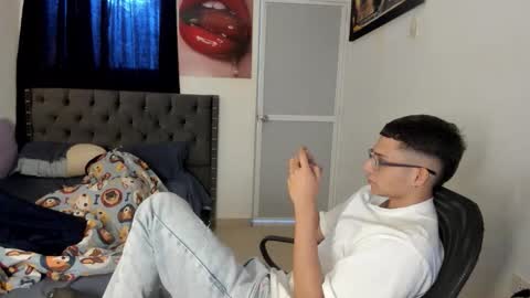 crazzy_master1 online show from April 14, 7:42 pm