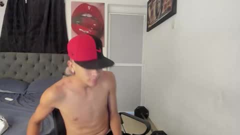 crazzy_master1 online show from June 6, 7:24 am