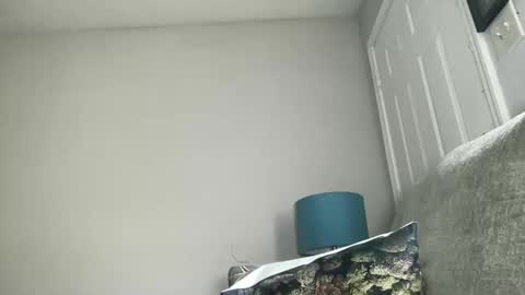 Snapshot of creame_sensation chatting on April 11, 8:24 pm PHANTOMTARGARYENXXX online show from April 11, 8:24 pm