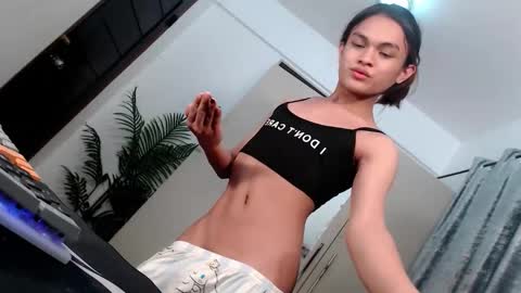 Delilah online show from March 22, 9:02 am