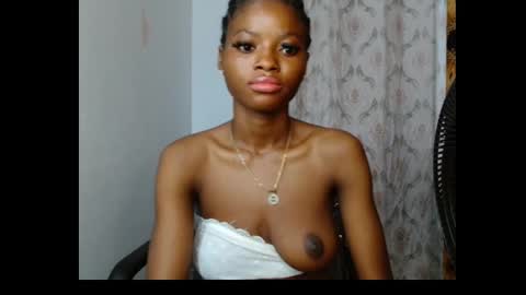 Snapshot of creamy_girl2 chatting on January 9, 6:16 am Creamy girl2 online show from January 9, 6:16 am