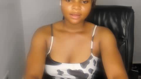 Snapshot of creamy_juicypussy chatting on March 5, 5:50 am Lady jasmine online show from March 5, 5:50 am