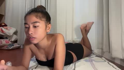 Snapshot of creamy_sexy chatting on November 11, 7:41 am mika online show from November 11, 7:41 am