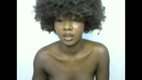 Snapshot of creamybabee chatting on January 25, 1:52 pm queen online show from January 25, 1:52 pm