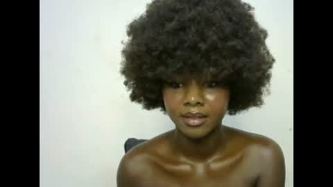 Snapshot of creamybabee chatting on January 27, 2:02 pm queen online show from January 27, 2:02 pm