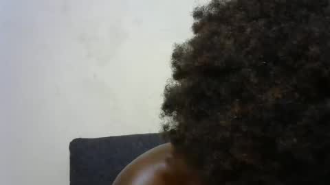 Snapshot of creamybabee chatting on February 22, 11:35 pm queen online show from February 22, 11:35 pm