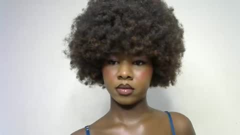 Snapshot of creamybabee chatting on March 4, 9:32 pm queen online show from March 4, 9:32 pm