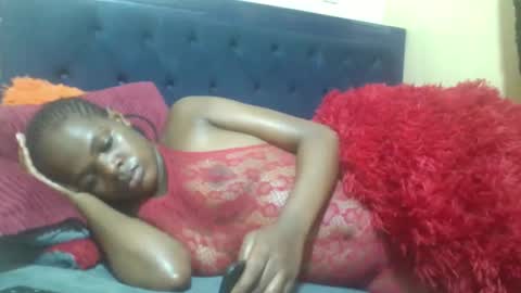 Snapshot of creamymomma chatting on December 16, 7:30 pm verah online show from December 16, 7:30 pm