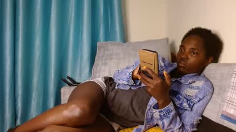 Snapshot of creamypro_ chatting on December 10, 11:00 am Taurus04 online show from December 10, 11:00 am