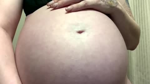 Breed me daddy  online show from February 10, 4:33 pm