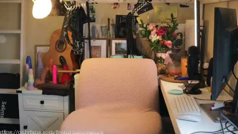 Creature Marie online show from April 21, 2:56 pm