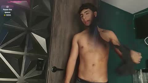 Snapshot of crh58_ chatting on November 5, 11:05 pm crh58_ online show from November 5, 11:05 pm