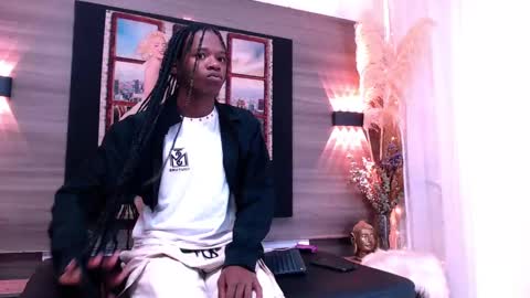 Snapshot of criisbrown_ chatting on November 19, 11:21 am CriisBrown online show from November 19, 11:21 am