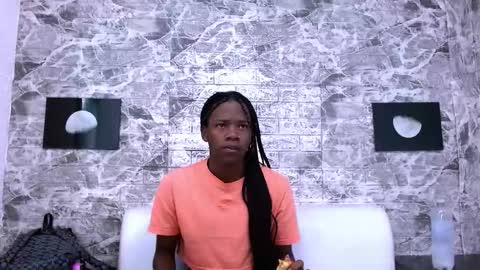 Snapshot of criisbrown_ chatting on November 22, 10:03 am CriisBrown online show from November 22, 10:03 am