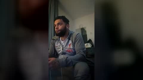 crimikeanu23 online show from August 1, 2:11 am