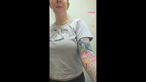 crimsongingerale online show from April 13, 7:19 pm